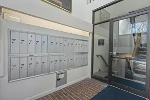 9 Ledgewood Way, Peabody, MA 01960 - Photo 4