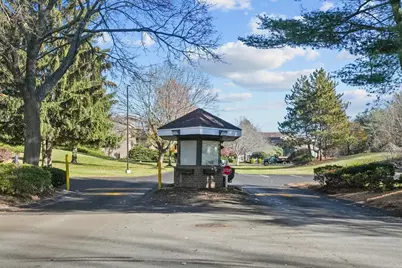 9 Ledgewood Way #6, Peabody, MA 01960 - Photo 2