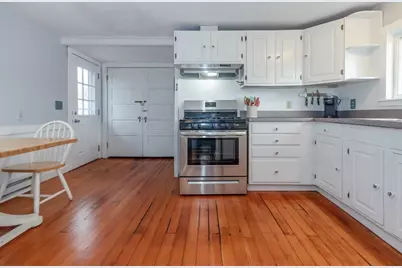 9 Mansion St, Harwich, MA 02671 - Photo 10