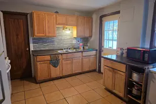 21 Clifford St, Springfield, MA 01109 - Photo 4