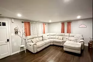 29 Fresh Pond Cir, Plymouth, MA 02360 - Photo 4