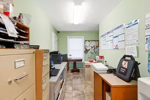 381 Summer St, Fitchburg, MA 01420 - Photo 24