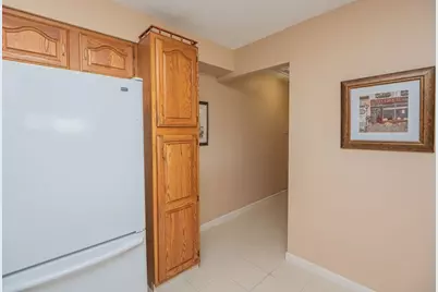 1006 Paradise Rd #PHO, Swampscott, MA 01907 - Photo 8