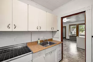 11 Devonshire St, Lawrence, MA 01843 - Photo 16