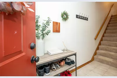 905 Sherwood Forest Ln. #905, Saugus, MA 01906 - Photo 2