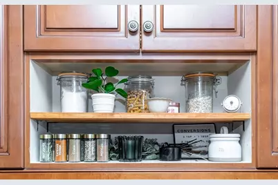 905 Sherwood Forest Ln. #905, Saugus, MA 01906 - Photo 12