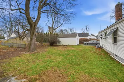 47 Holy Cross Street, Springfield, MA 01104 - Photo 4