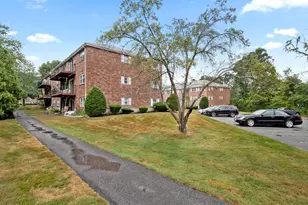 90 Edgelawn Ave, North Andover, MA 01845 - Photo 16