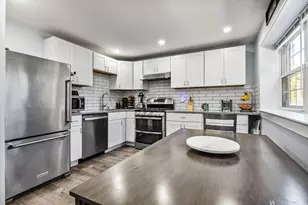 90 Edgelawn Ave, North Andover, MA 01845 - Photo 12