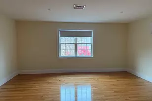 20 Locust St, Medford, MA 02155 - Photo 4