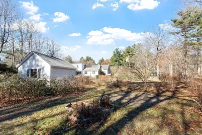 64 Chestnut St, Lunenburg, MA 01462 - Photo 10