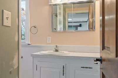 64 Chestnut St, Lunenburg, MA 01462 - Photo 22