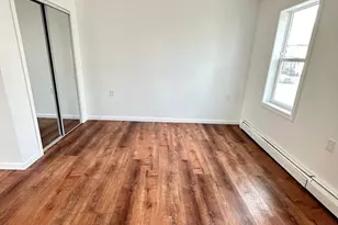 391 Pleasant St, Holyoke, MA 01040 - Photo 8