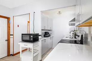 21 Beach Rd, Revere, MA 02151 - Photo 10