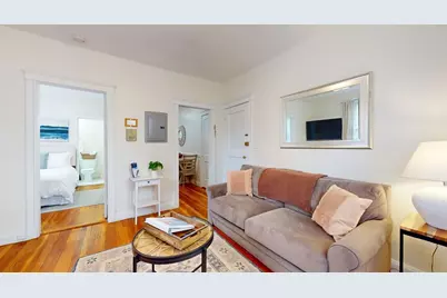 191 Kent St #3, Brookline, MA 02446 - Photo 4