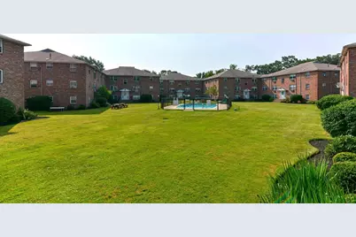 4 Colonial Village Dr #9, Arlington, MA 02474 - Photo 34