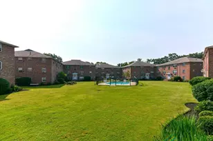 4 Colonial Village Dr, Arlington, MA 02474 - Photo 34