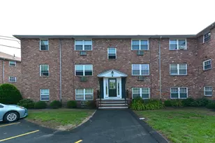 4 Colonial Village Dr, Arlington, MA 02474 - Photo 36