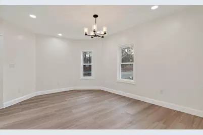 24 Railroad St, Methuen, MA 01844 - Photo 4