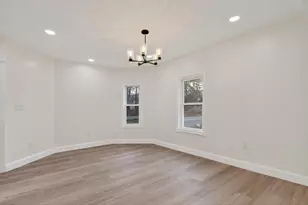 24 Railroad St, Methuen, MA 01844 - Photo 4