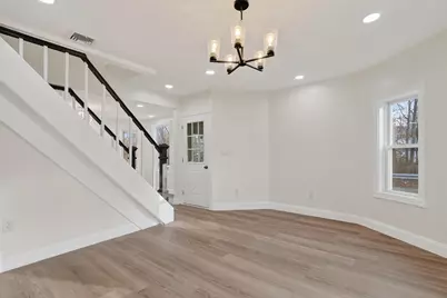 24 Railroad St, Methuen, MA 01844 - Photo 6