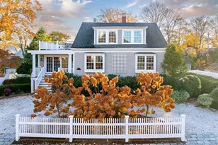 17 Winsor St, Duxbury, MA 02332 - Photo 8