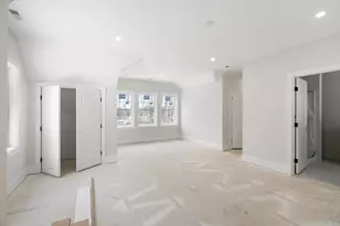 42 Christian St, Lowell, MA 01850 - Photo 18