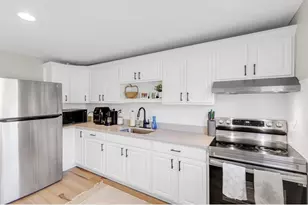 22 Beacon Ave, Newburyport, MA 01950 - Photo 2