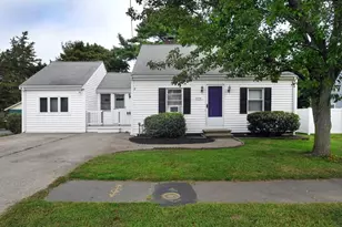 376 Pleasant St, Weymouth, MA 02190 - Photo 1
