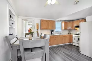 376 Pleasant St, Weymouth, MA 02190 - Photo 8