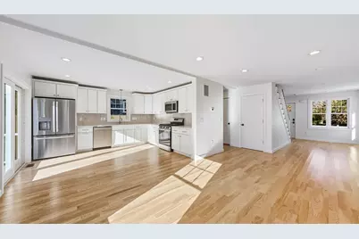 14 Ravenswood, Providence, RI 02908 - Photo 2