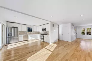 14 Ravenswood, Providence, RI 02908 - Photo 2