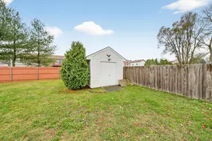 36 Fordney St, Fall River, MA 02720 - Photo 8