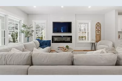 18 Evergreen Rd, Needham, MA 02494 - Photo 8