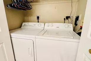 100 Ledgewood Dr, Stoneham, MA 02180 - Photo 14