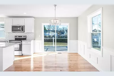 39 Wallace St, Springfield, MA 01119 - Photo 12