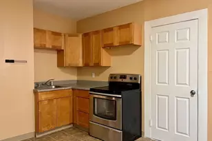 271-273 Pleasant St, Holyoke, MA 01040 - Photo 10