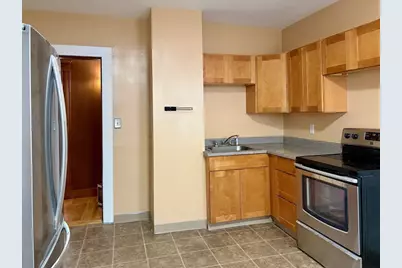 271-273 Pleasant St #271, Holyoke, MA 01040 - Photo 8
