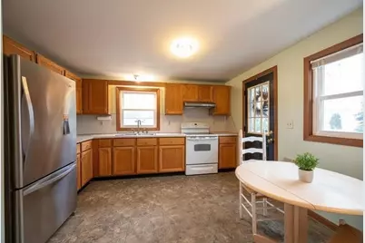 15 Cumberland St, Worcester, MA 01606 - Photo 6