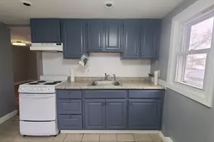 35 Broadsound Ave, Revere, MA 02151 - Photo 2