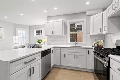 679-683 Columbia Rd #1, Boston, MA 02125 - Photo 12