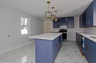 19 Church St, Agawam, MA 01001 - Photo 8