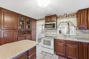 289 Morgan St, South Hadley, MA 01075 - Photo 14