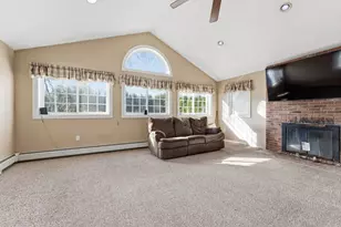 289 Morgan St, South Hadley, MA 01075 - Photo 16