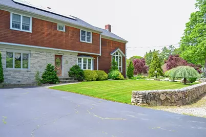 110 Mayflower Ridge Dr, Wareham, MA 02571 - Photo 2