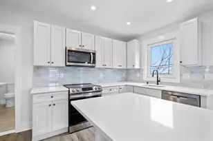 6 Garfield, Revere, MA 02151 - Photo 4