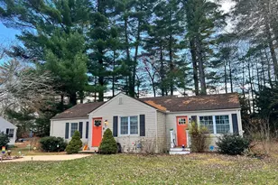 37 Middlebrook Dr, Springfield, MA 01129 - Photo 2