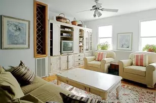 1003 Chestnut St, Newton, MA 02464 - Photo 2