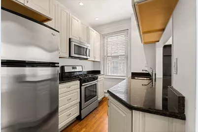 39 Revere St #6, Boston, MA 02114 - Photo 10
