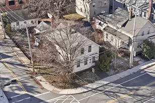 118 Elm St, Amesbury, MA 01913 - Photo 2